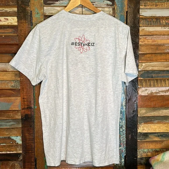 Unique Kisner Foundation T-Shirt with Finger Tracker Design - Picture 2 of 3